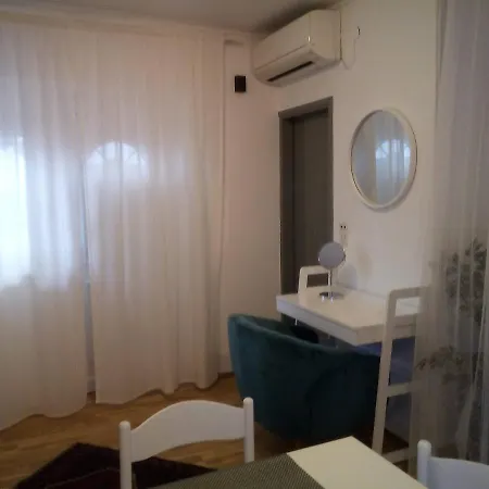 Apartment Maris *