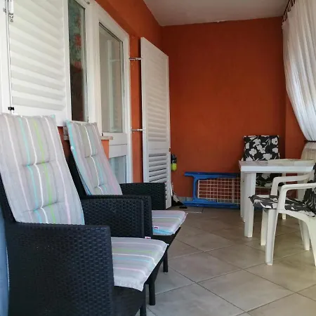 Maris Apartment *
