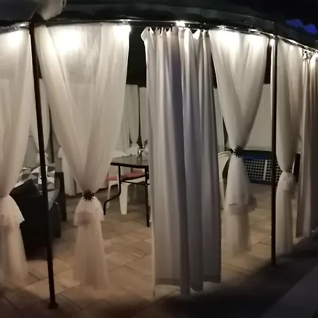 Maris Apartment *
